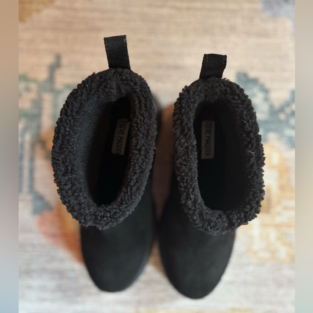 In EUC - Lined, Lug Sole Steve Madden Boots - Picture 2 of 9